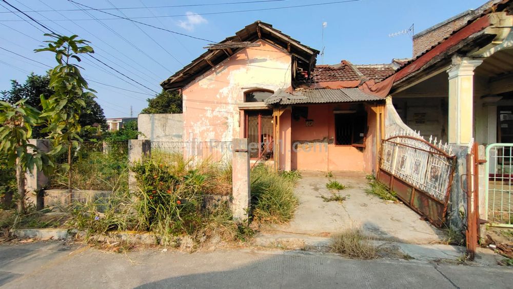 Dijual Rumah Tua Hitung Tanah di Taman Bumyagara Mustika Jaya Bekasi Kota