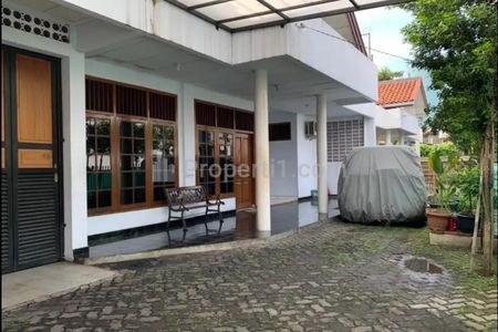 Dijual Rumah 2 Lantai 7 Kamar di Daerah Setiabudi Jakarta Selatan