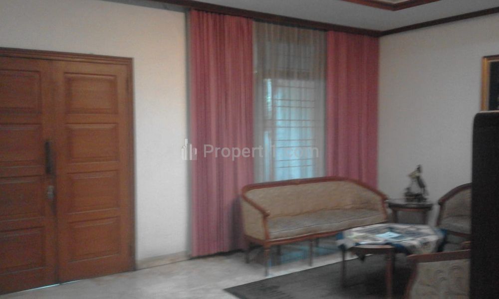 Dijual Rumah Kost 2 Lantai (Rumah Lama) di Gandaria Kebayoran Baru Jakarta Selatan