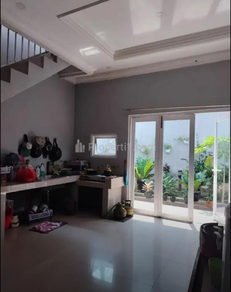 Dijual Rumah 2 Lantai Siap Huni Strategis di Jatiwaringin Pondok Gede Bekasi