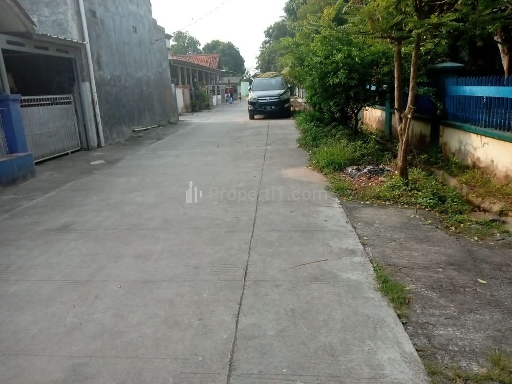 Jalan depan rumah
