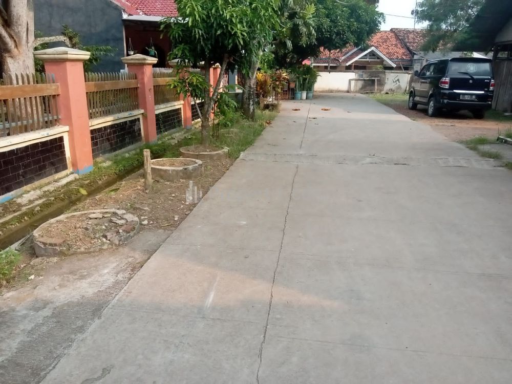 Jalan depan rumah