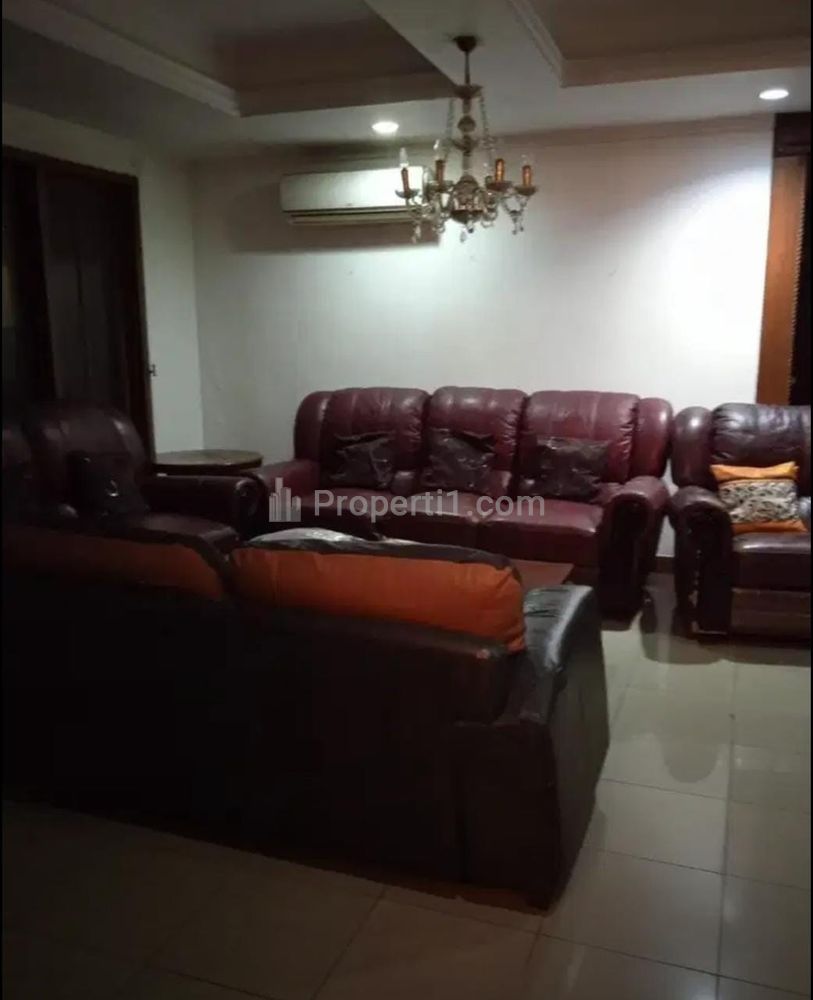 Dijual Rumah 5 Kamar di Daerah Duren Sawit Jakarta Timur