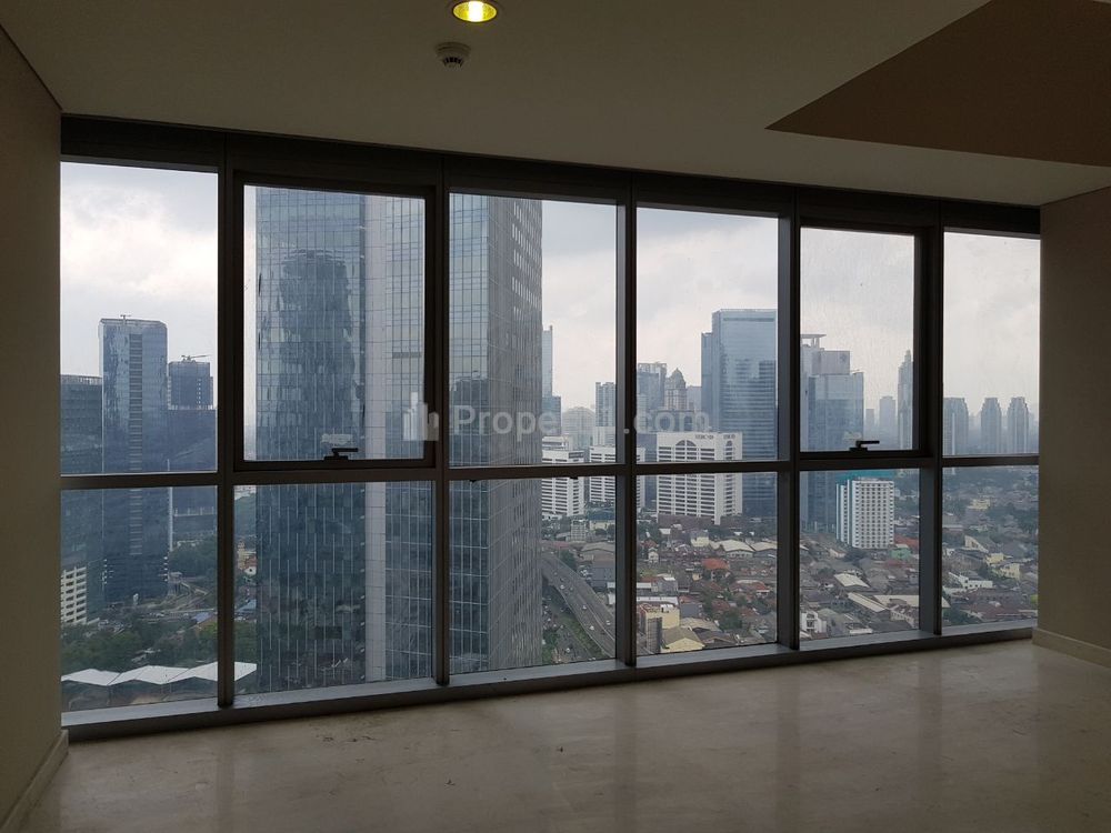 Jual Apartemen The Residence @Ciputra World 2 Jakarta - 3 BR Semi Furnished, Luas 155m2