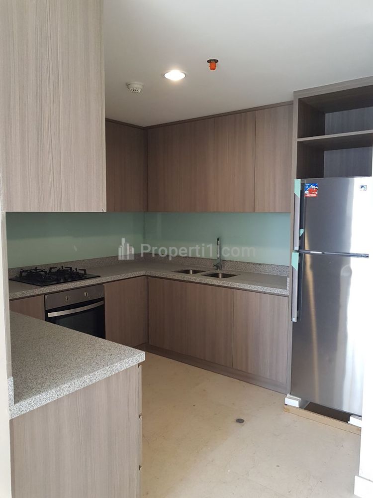 Jual Apartemen The Residence @Ciputra World 2 Jakarta - 3 BR Semi Furnished, Luas 155m2
