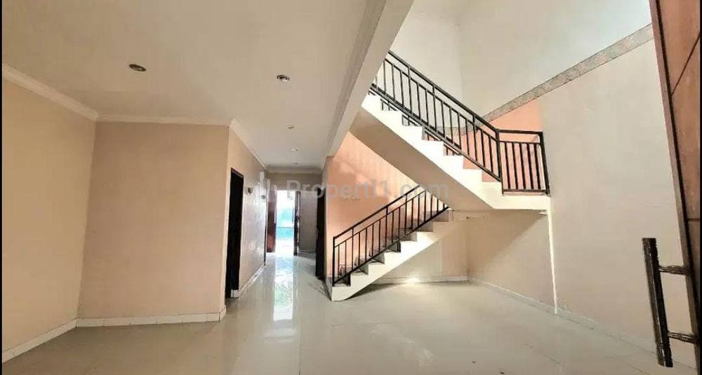 Dijual Rumah 2 Lantai Strategis di Cipete, Cilandak - Jakarta Selatan