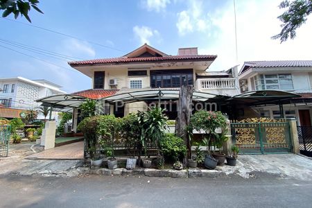 Dijual Rumah 2 Lantai Strategis di Tebet Jakarta Selatan