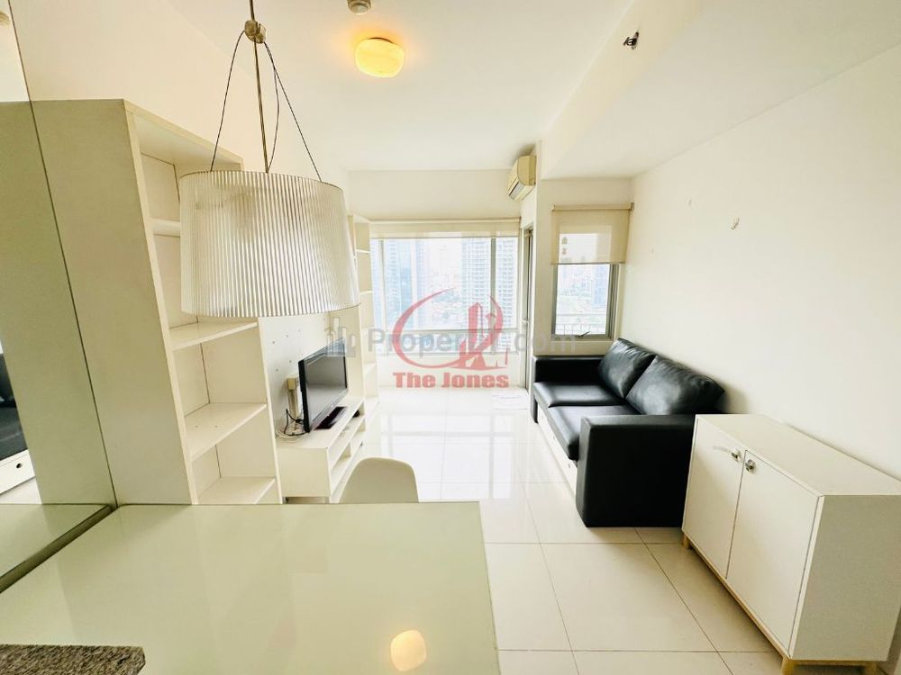 Sewa Apartemen Sudirman Park - Renovasi 2 BR Jadi 1 BR Furnished