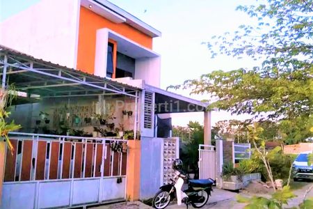 Jual Rumah 2 Lantai Siap Huni di Karanganyar Kota, dekat ke Taman Pancasila