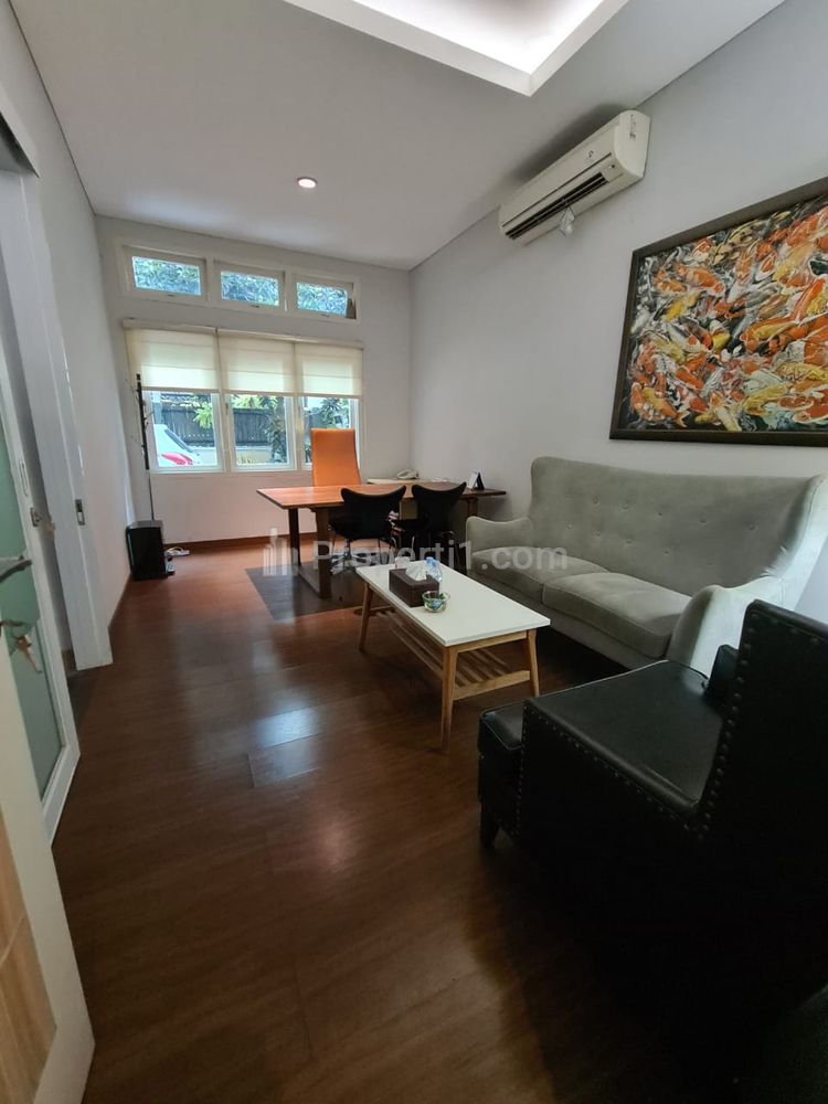 Jual Rumah Kantor Konsep Green House Asri Area Elit di Senopati Kebayoran Baru Jakarta Selatan
