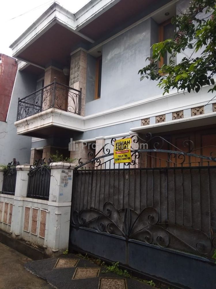 Tampak depan