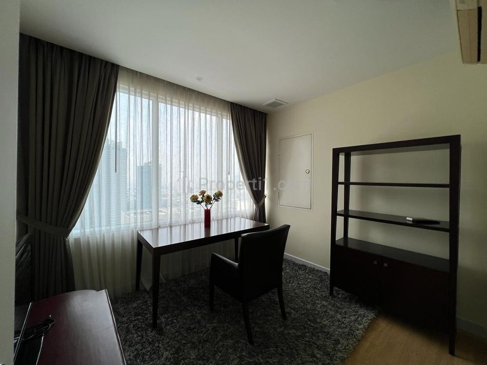 Sewa Apartemen FX Residence Sudirman - 3+1 BR Furnished, Private Lift
