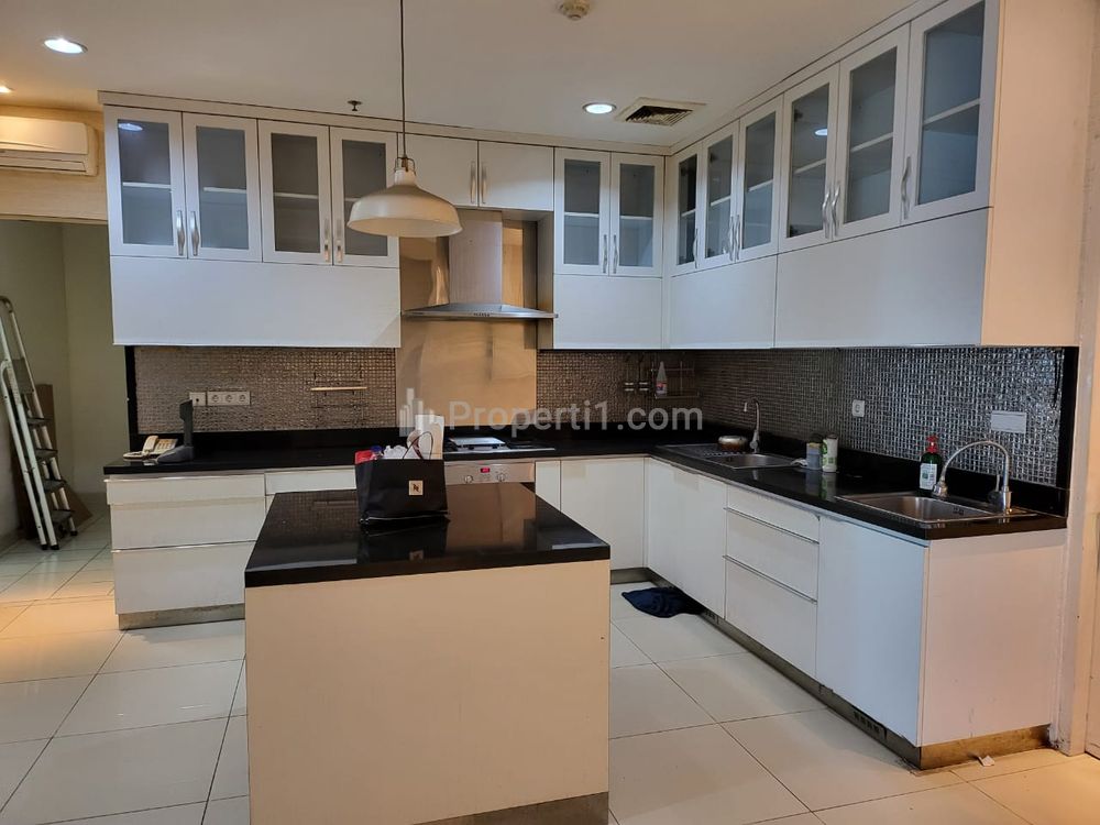 Jual Apartemen Pakubuwono Signature - 4+1 BR 385 m2 Fully Furnished + Private Lift