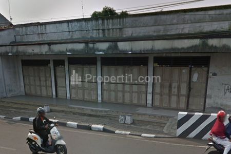 Tampak depan