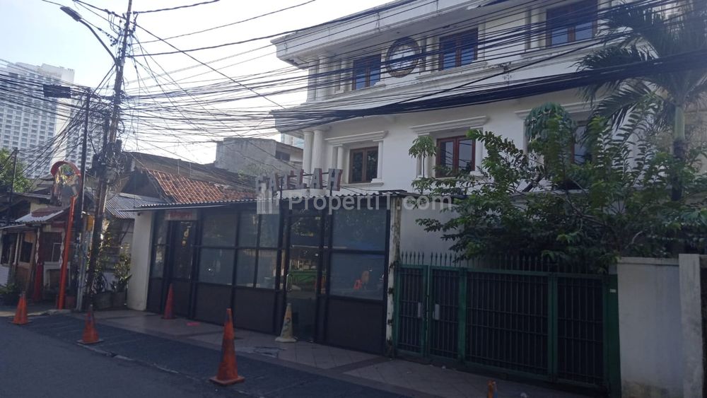 Dijual Rumah Kantor Lokasi Stategis di Sudirman Jakarta dekat UOB Tower dan Grand Indonesia, Luas Tanah 868m2