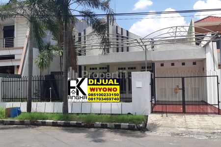 Jual Rumah 3+1 Kamar di Kertajaya Indah Surabaya - Hadap Selatan