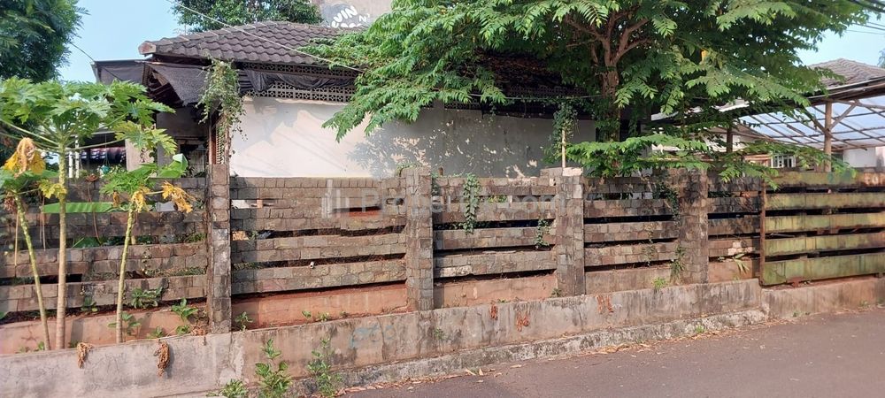 Jual Rumah Hitung Tanah Ada 2 Kavling dalam Komplek di Cinere dekat Sekolah Lazuardi