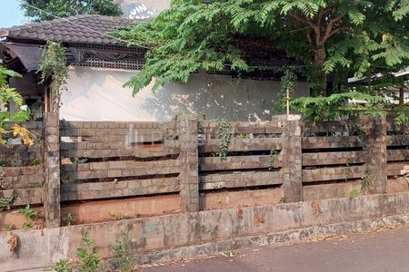 Jual Rumah Hitung Tanah Ada 2 Kavling dalam Komplek di Cinere dekat Sekolah Lazuardi