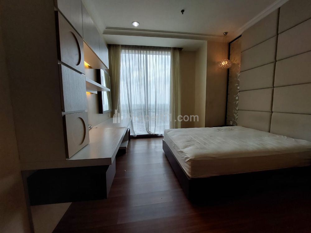 Dijual Apartemen Pakubuwono View Jakarta Selatan 3+1 BR 196m2 Full Furnished