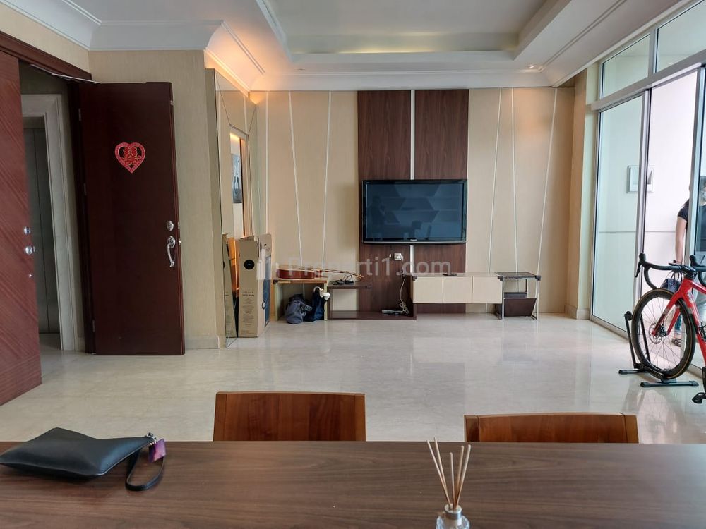 Dijual Apartemen Pakubuwono View Jakarta Selatan 3+1 BR 196m2 Full Furnished