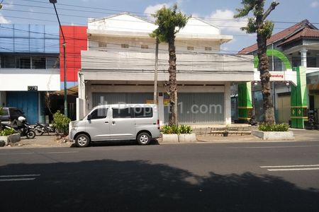 Sewa Ruko 2 Lantai di Umbulharjo Yogyakarta, Strategis, Pinggir jalan, dekat Terminal, XT Square, Cocok untuk Kantor