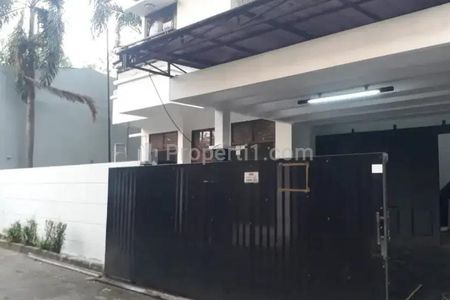 Dijual Rumah & Tempat Usaha di Bintaro Tengah Raya - Jakarta Selatan