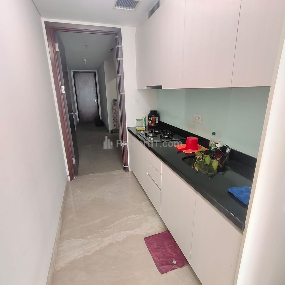 Jual Cepat Apartemen Casa Grande Phase II 3+1 BR Type Semi Furnished Private Lift