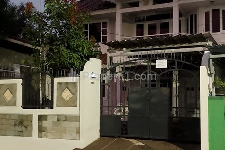 Sewa Rumah 2 Lantai di Komplek DPR RI 4 Bedroom Full Furnished, dekat Kembangan Jakarta Barat - Kode 0170