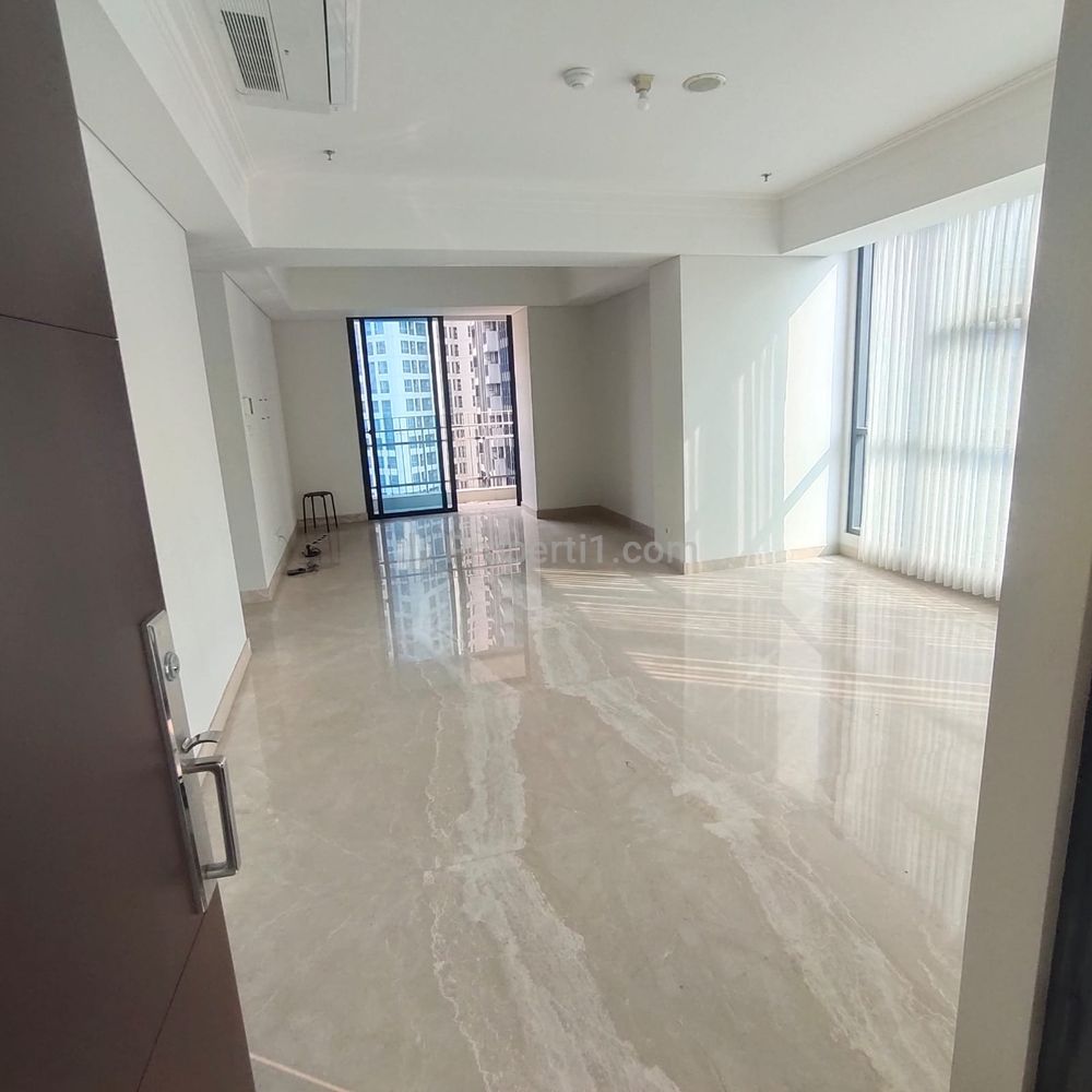 Jual Cepat Apartemen Casa Grande Phase II 3+1 BR Type Semi Furnished Private Lift