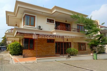 Disewakan Rumah Hook Siap Huni 4+1 Kamar di Cipete, dekat MRT Haji Nawi, Jakarta Selatan