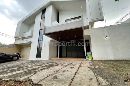 Dijual Rumah 2 Lantai di Bangka 2 Kemang Jakarta Selatan - Bebas Banjir