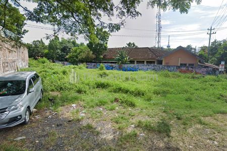 Dijual Tanah Lokasi Strategis di Pinggir Ringroad Selatan Yogyakarta, Sisi Utara Jalan