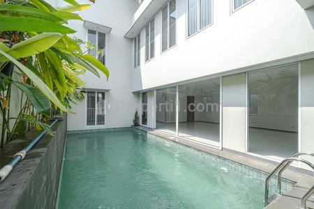 For Rent 4 Bedrooms House near Senopati SCBD South Jakarta - Best Offer