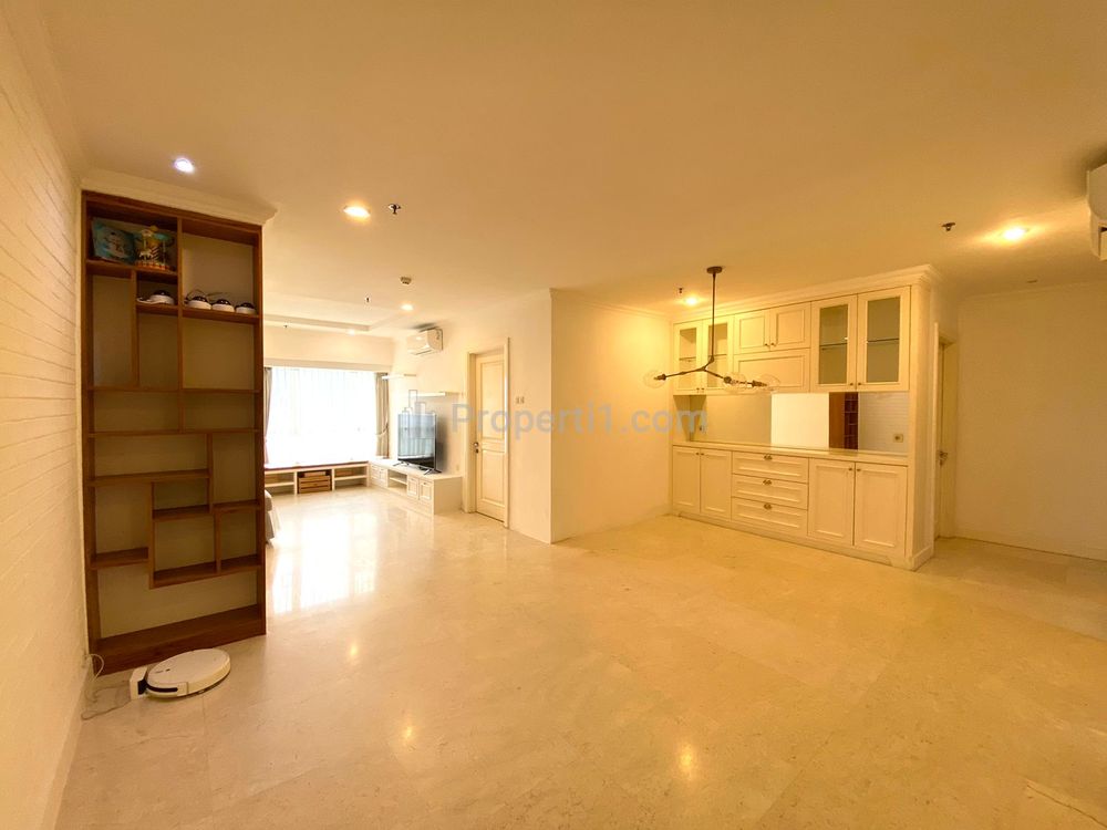 Jual Apartment Somerset Berlian di Permata Hijau Jakarta Selatan - 3+1 BR Semi Furnished 148sqm RENOVATED