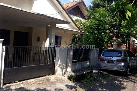 Rumah Dijual Layak Huni dalam Komplek di Ampera Jakarta Selatan - Luas Tanah 250 m2