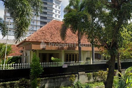 Jual Rumah Tua Semi Furnished di Darmo Wonokromo Surabaya - Bangunan Rumah Belanda