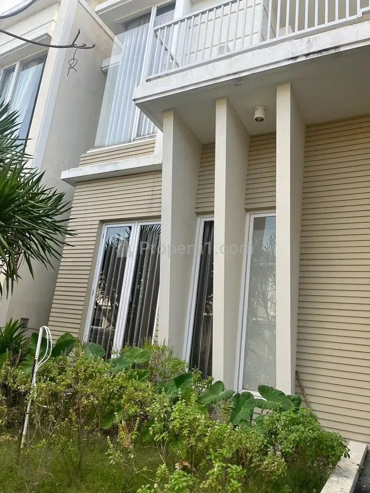 Sewa Rumah Mewah di Perum Royal Residence Cluster Buckingham Wiyung Surabaya