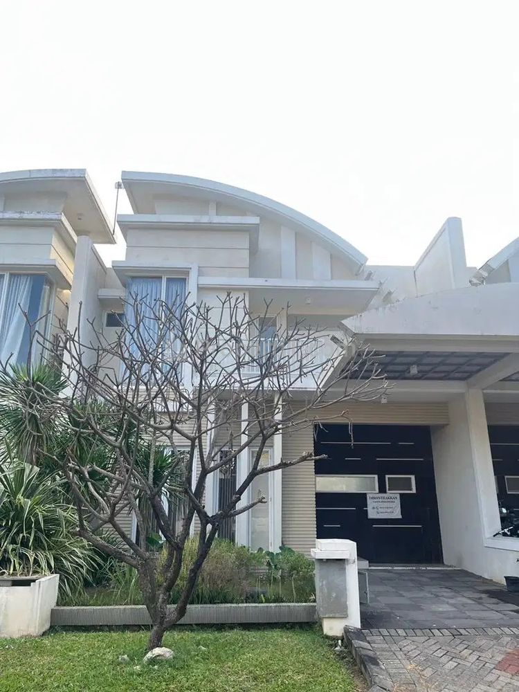 Sewa Rumah Mewah di Perum Royal Residence Cluster Buckingham Wiyung Surabaya