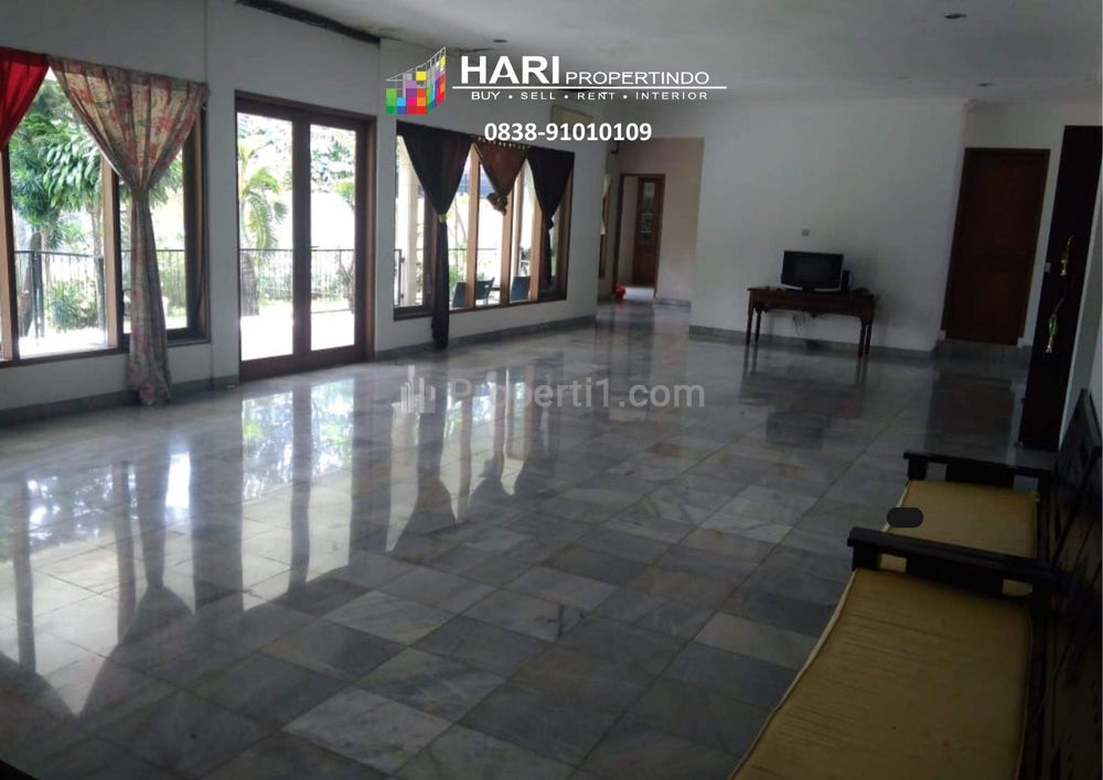 Jual Rumah Mewah di Kemang Timur Jakarta Selatan - 5 Kamar Tidur, Luas 856 m2, Komplek Elit, Bebas Banjir