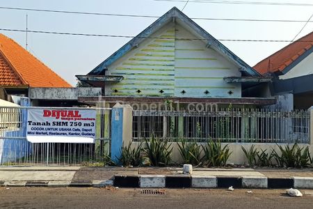 Dijual Rumah dekat Gajah Mada Sidoarjo - Cocok untuk Bisnis, Harga Hitung Tanah Saja