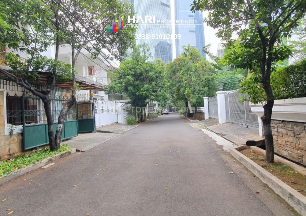 Disewakan Rumah di Jalan Denpasar Mega Kuningan Jakarta Selatan - 5 BR, Fully Furnished, Limited House, Strategic Area