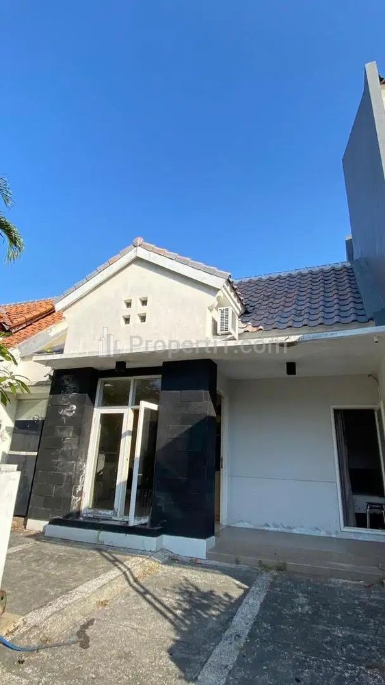 Jual Rumah 1 Lantai Strategis di Area Taman Puspa Raya Citraland Surabaya