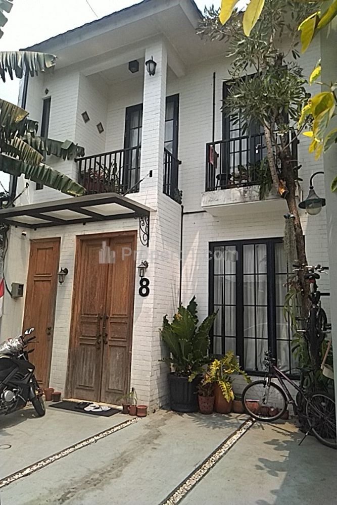 Dijual Rumah Mininalis Modern Unik di Cluster Jasmine 3 Bintaro, dekat Graha Raya Bintaro