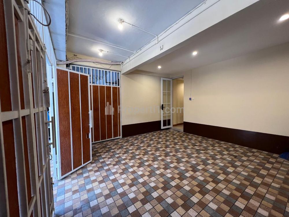 Dijual Rumah Kost Baru ROI Tinggi di Harmoni Jakarta Pusat - Lokasi Strategis, HGB, 5 Lantai, 23 Kamar + 1 Kamar Karyawan
