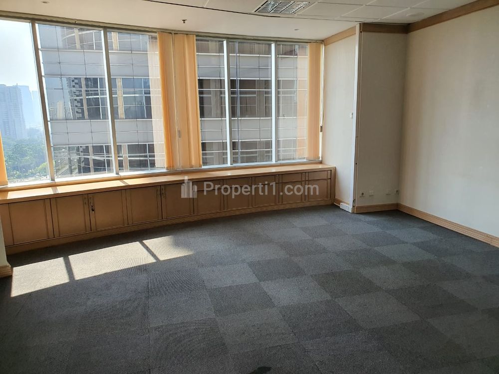 Sewa Ruang Kantor / For Lease Office Space at Menara Sudirman, SCBD South Jakarta, Size 218sqm Semi Furnished
