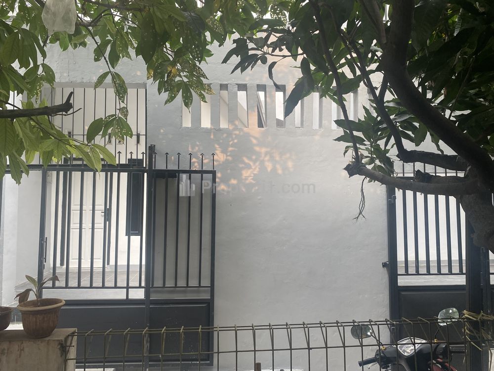 Rumah tampak depan