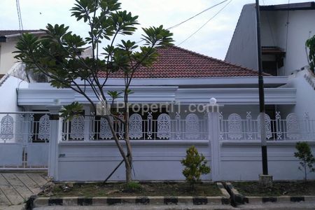 Jual Rumah 1,5 Lantai di  Margorejo Indah Surabaya - Bangunan Luas, Kamar Tidur 5+2 