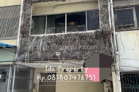 Dijual Ruko 3 Lantai di Jalan Pinangsia, Taman Sari, Jakarta Barat