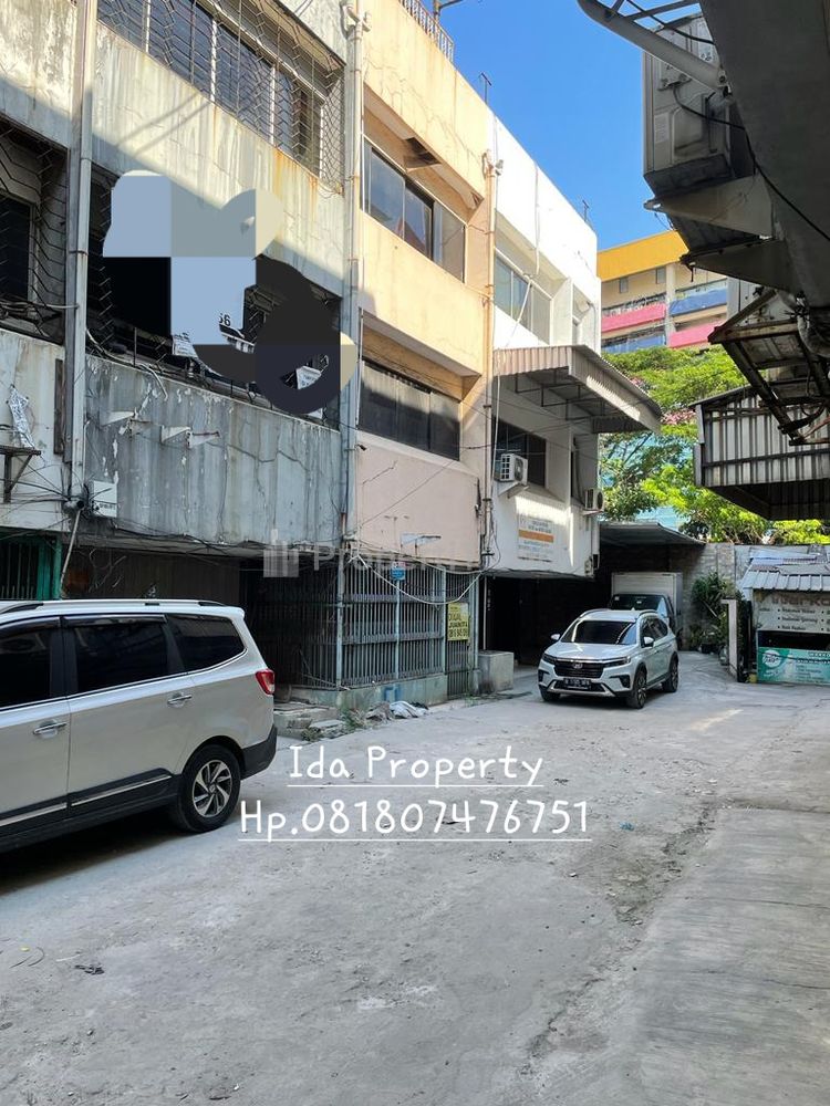 Dijual Ruko 3 Lantai di Jalan Pinangsia, Taman Sari, Jakarta Barat
