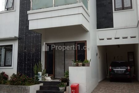 Jual Cepat Rumah Mewah Semi Furnished 2 Lantai + Rooftop di Kranggan Jatisampurna Bekasi - Apad Residence Kranggan